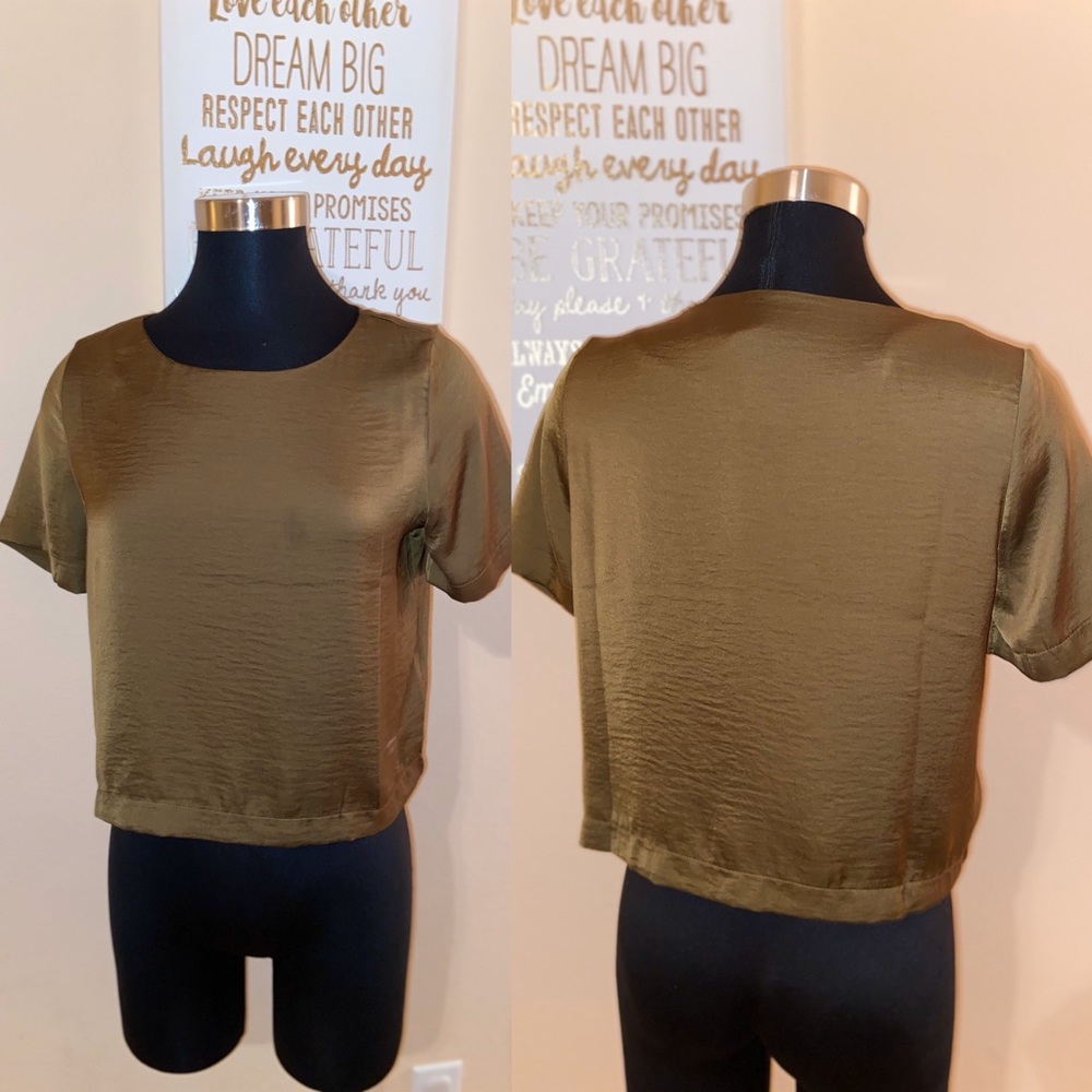 Olive green polyester top